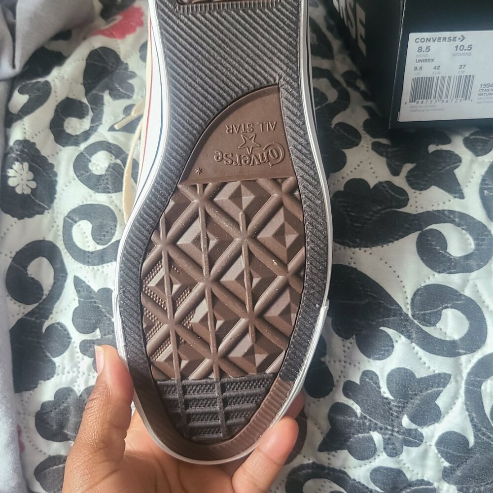 Converse - Picture 2 of 2